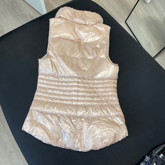 lululemon athletica Women's Vest in Light Pink - Picture 5 of 10